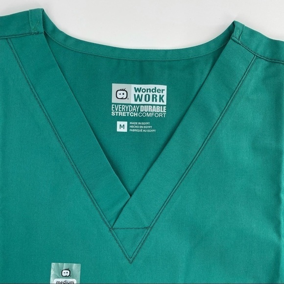 NWT Wonderwink Pro Scrub Top in Hunter Green Size M - Picture 3 of 8